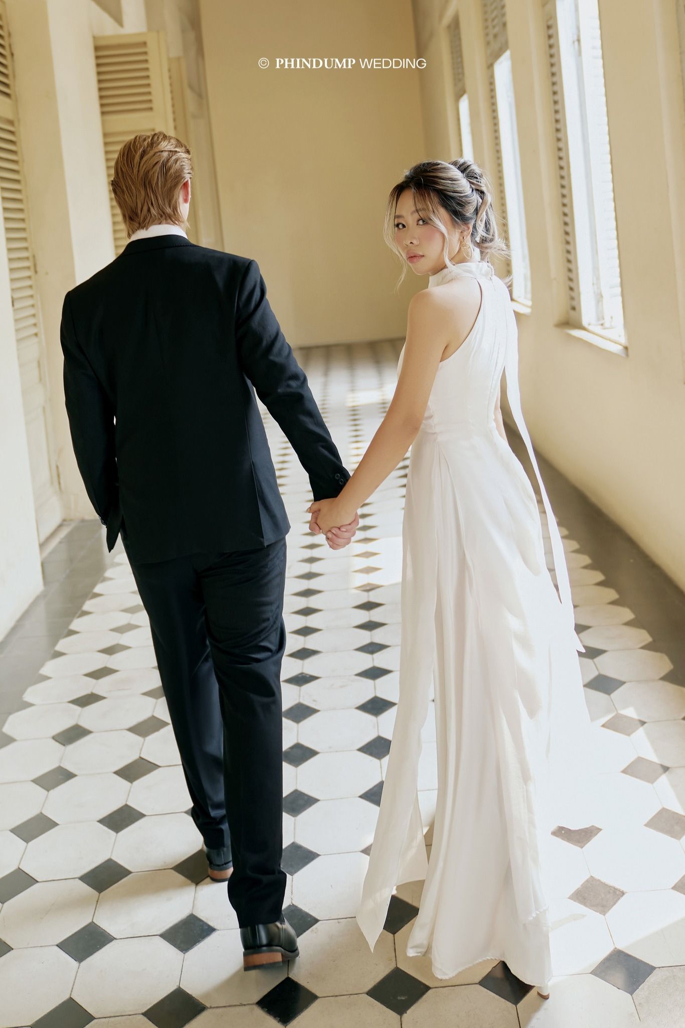 Không gian đa dạng trong - ngoài