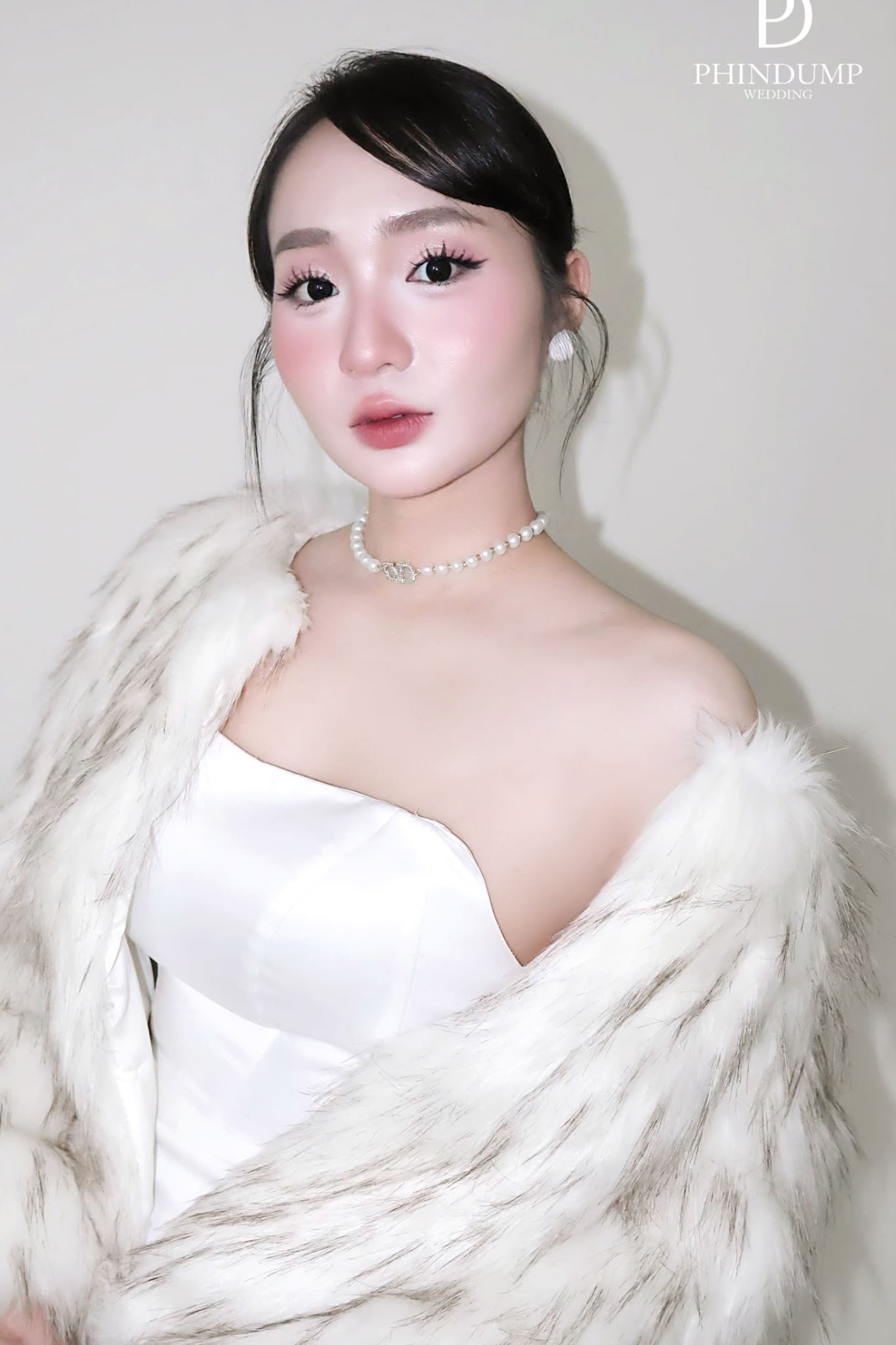 Phong cách váy cưới và concept tiệc