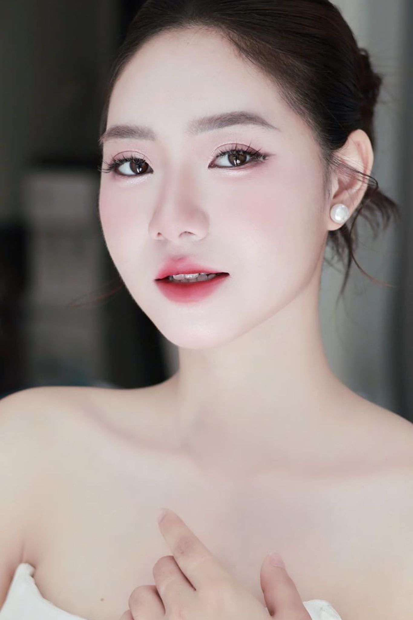 Chăm sóc tóc và hạn chế thay đổi kiểu tóc đột ngột