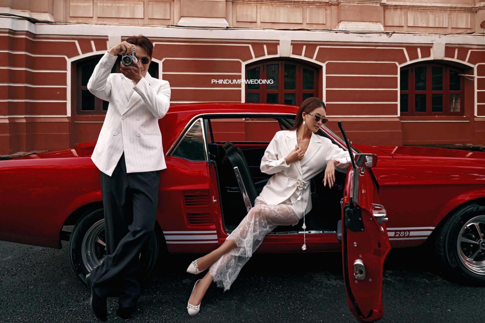 Tạo dáng đơn giản nhưng giàu cảm xúc