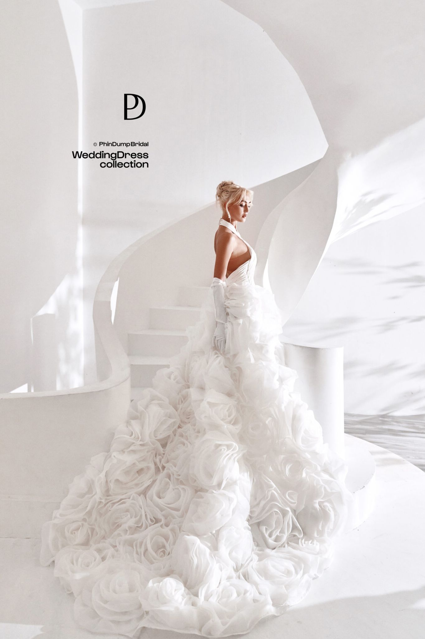 Váy cưới 3D floral, hoa nổi thủ công tinh xảo