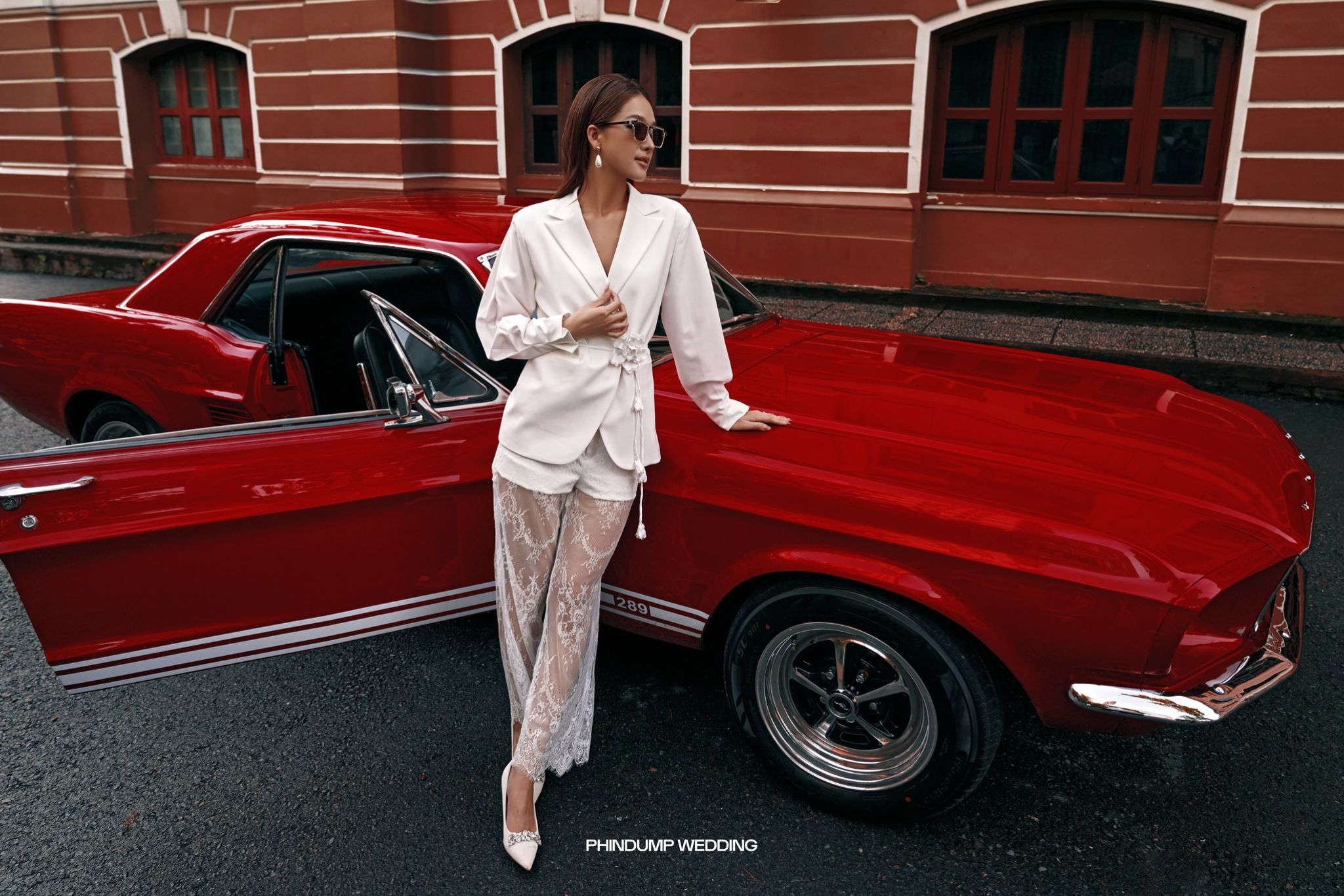 Nếu chụp concept có xe cổ thì chi phí thuê xe như thế nào?