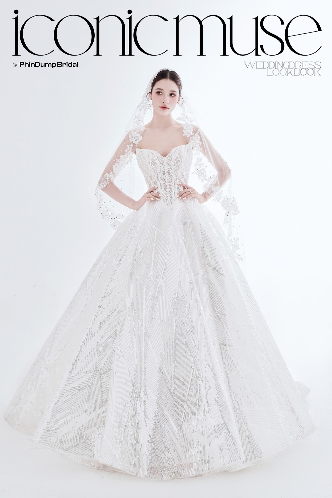 Váy cưới trễ vai hoặc corset tôn phần thân trên