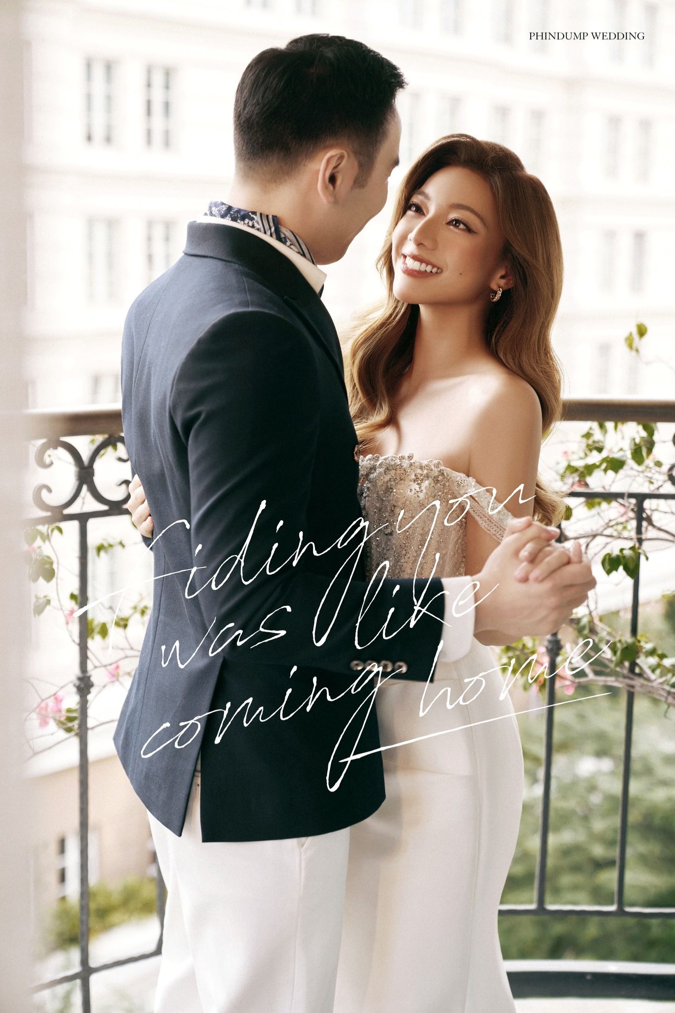 Book vé máy bay/xe/tàu