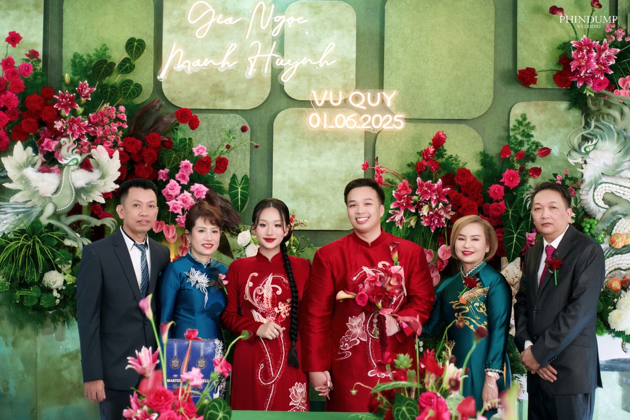 Chụp ảnh lưu niệm và chuẩn bị cho các nghi thức tiếp theo