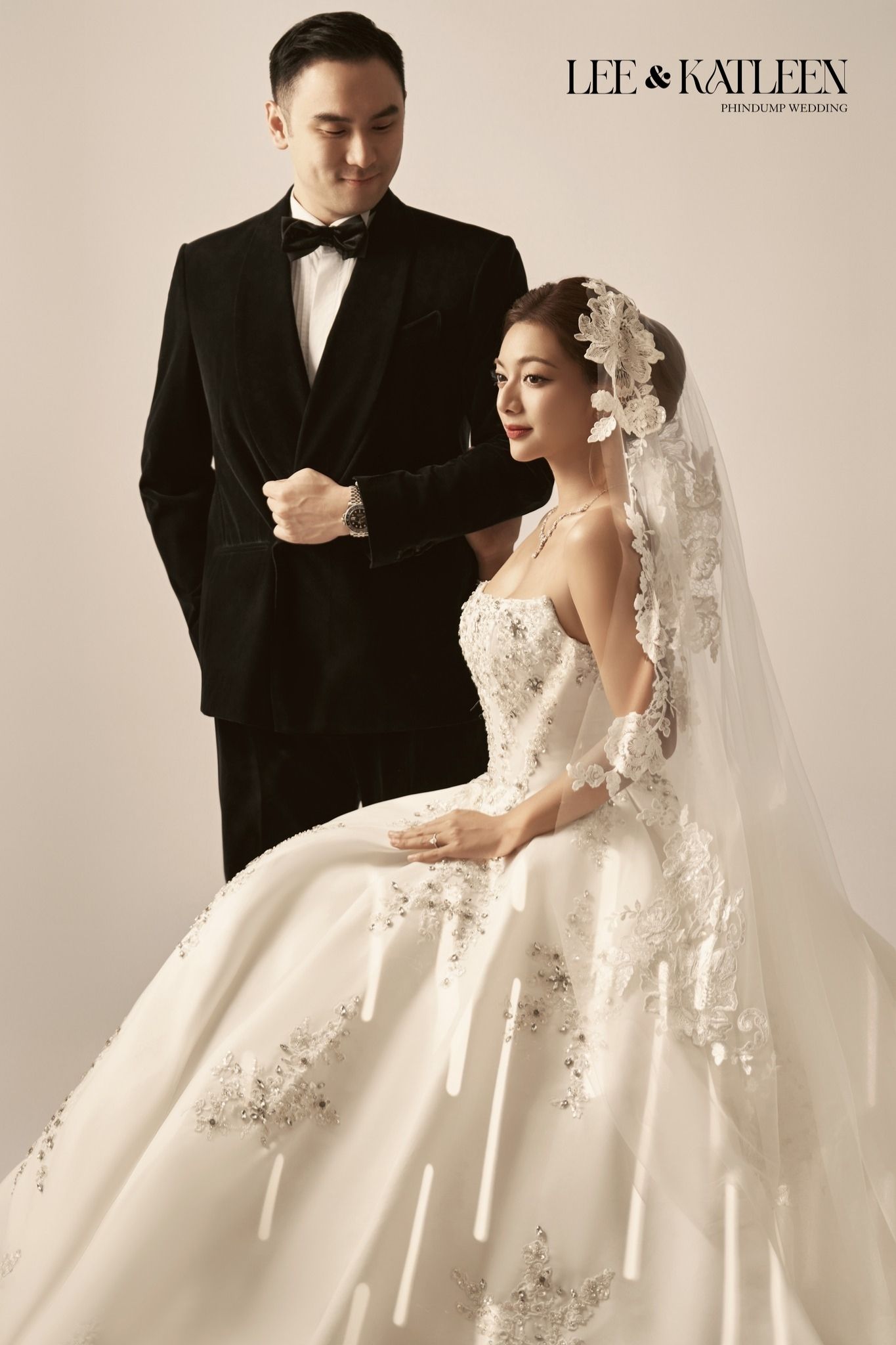 Chọn ảnh và thiết kế album cưới